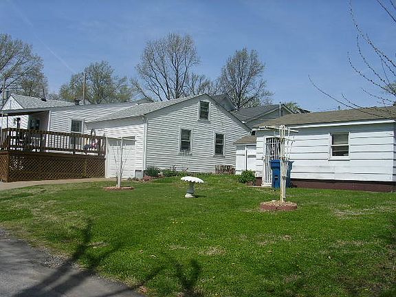 4th image of 306 S 4th St