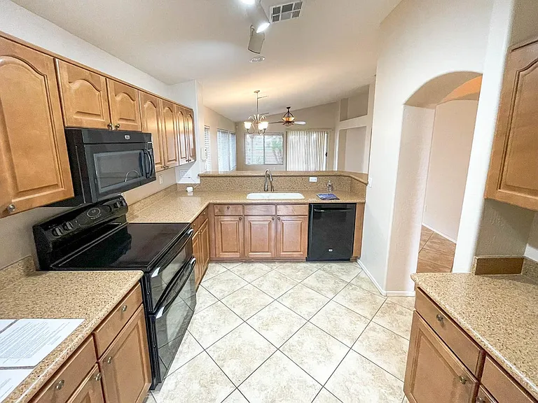 23143 W Lasso Ln — Photo 3