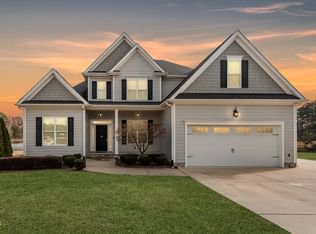 1015 Black River Dr, Zebulon, NC 27597