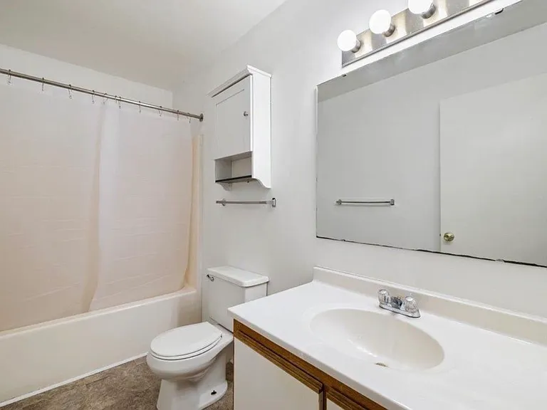 329 Pheasant Run Ct — Photo 4