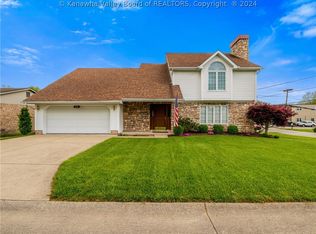 201 David St, Hurricane, WV 25526