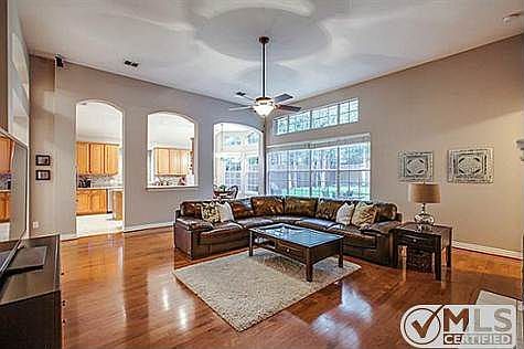 3rd image of 4605 Morningstar Dr