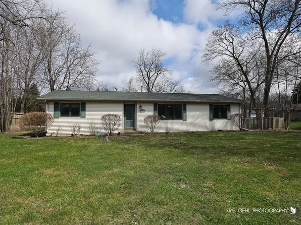 25098 W Forest Dr, Lake Villa, IL 60046