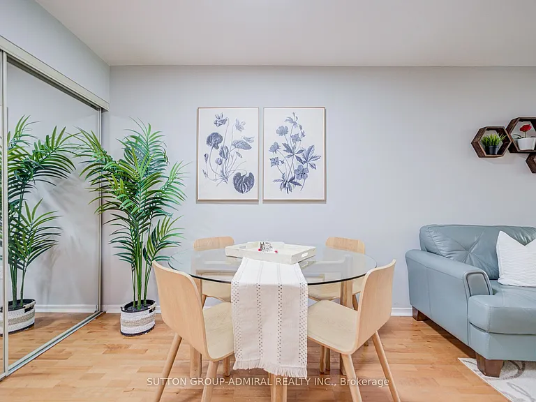 1055 Bay St #716 — Photo 5