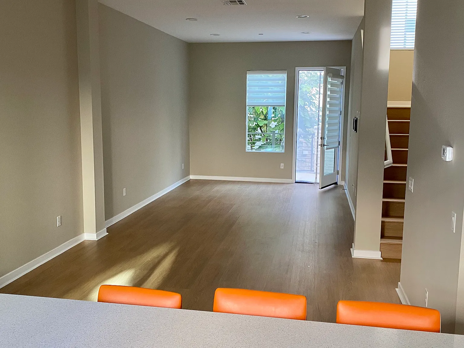 3 bed, 3.5 bath, 1676 sqft, $4,060 — Photo 2