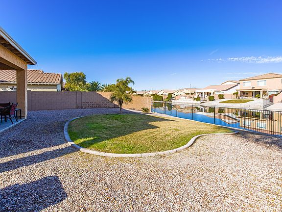 3rd image of 864 E Indian Wells Pl