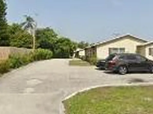 2891 Gulfstream Rd, Lake Worth, FL 33461