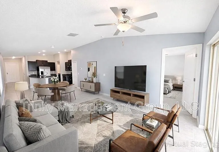 367 Argyll Dr — Photo 3
