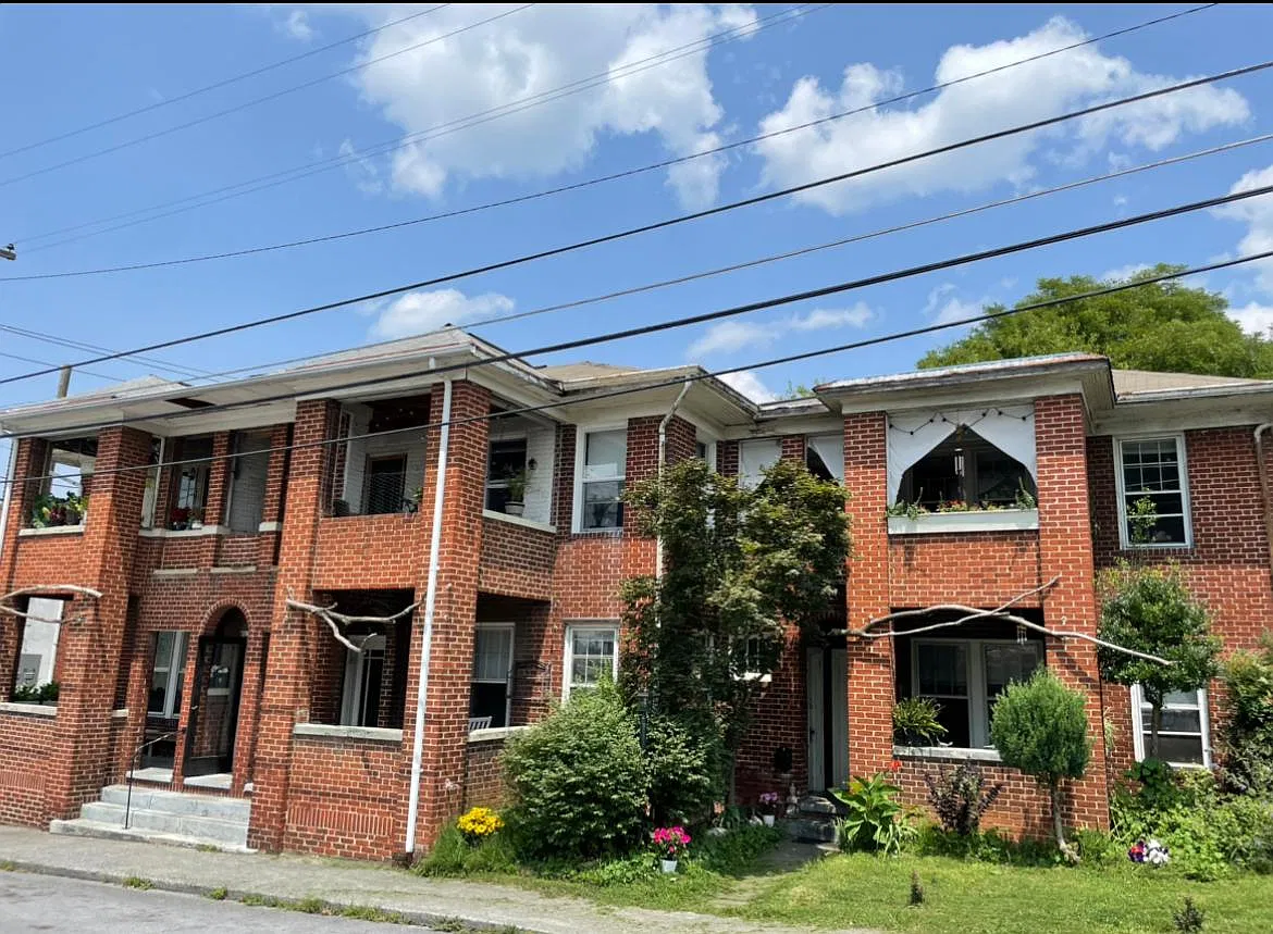 2 bed, 600 sqft, $800 — Photo 2
