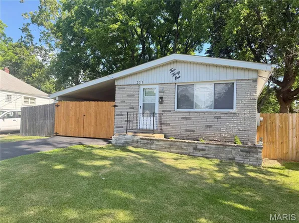 231 Sadonia Ave, Saint Louis, MO 63135