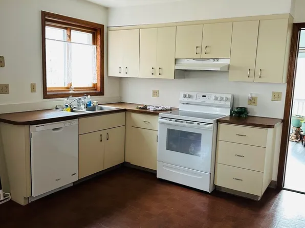 579 Bennington St #1, Boston, MA 02128