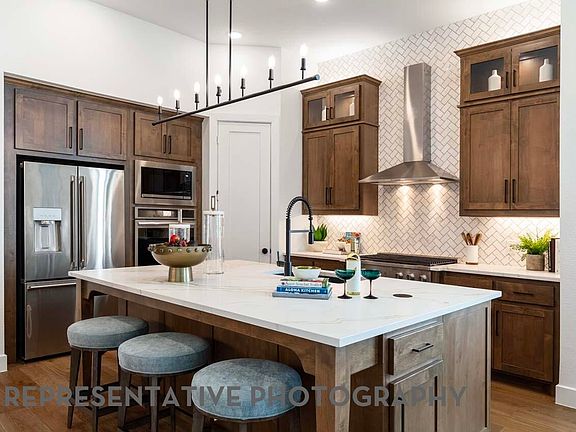 4th image of 910 Heatherbrook Dr