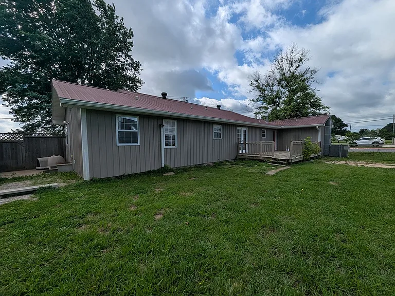 320 S Country Club Rd — Photo 5