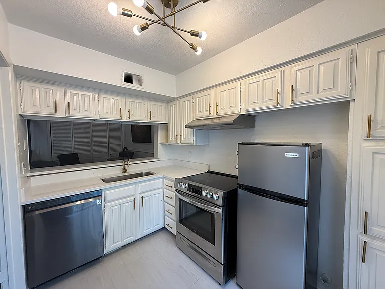 336 Melrose Dr #8A — Photo 10
