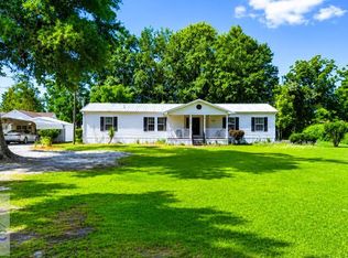 140 Crosby St, Surrency, GA 31563