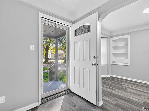 2nd image of 9943 Tecumseh