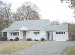 1104 East St N, Suffield, CT 06078