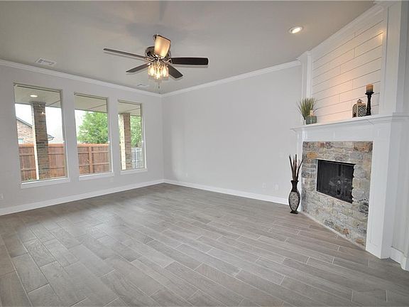 3rd image of 1905 SW 39th Ct