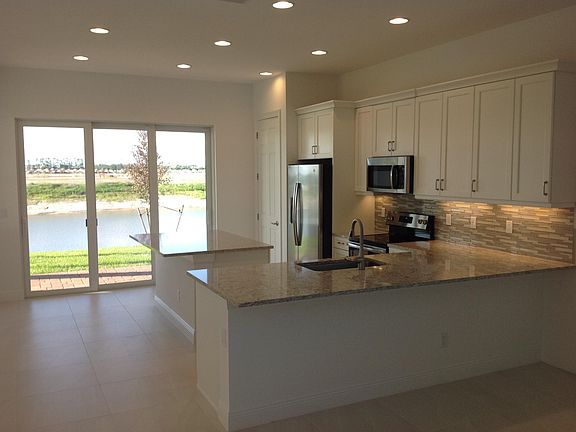 5th image of 8924 SW Pepoli Way