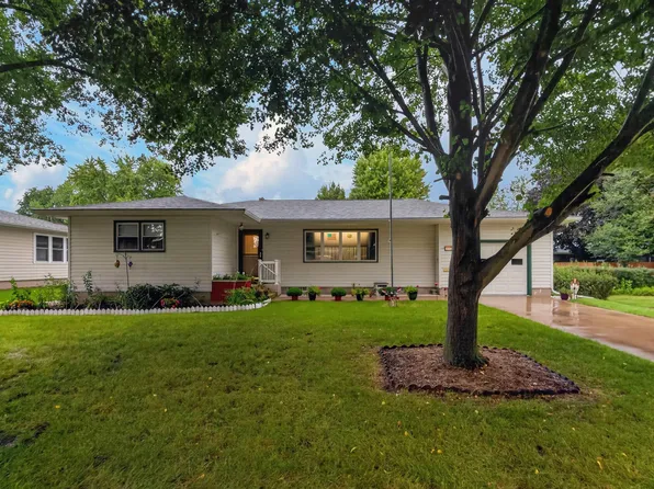 1714 3rd Ave NW, Waverly, IA 50677