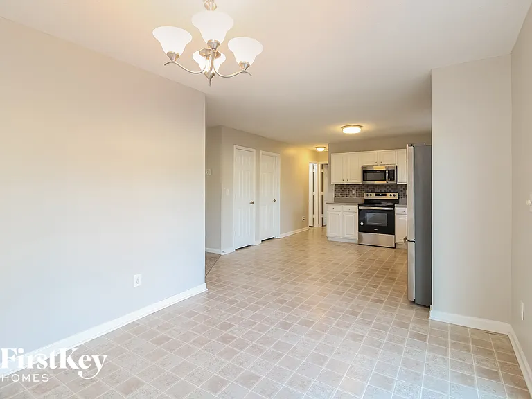 109 Sydney Ct — Photo 1
