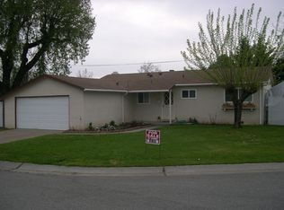 925 Swain Dr, Red Bluff, CA 96080