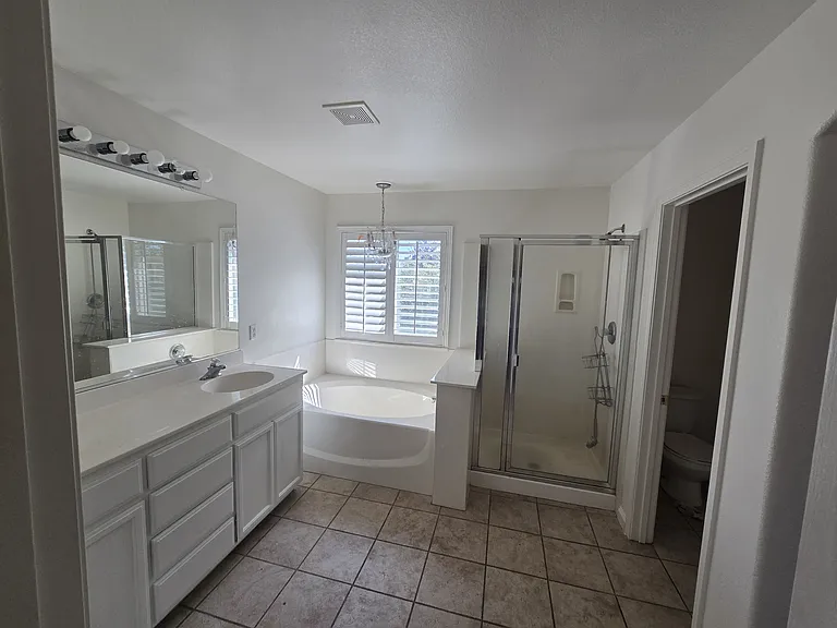 708 Eucalyptus Ave — Photo 38