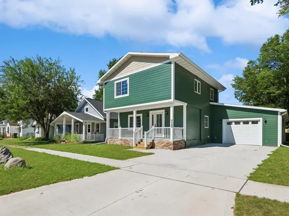 715 5th St, Perry, IA 50220