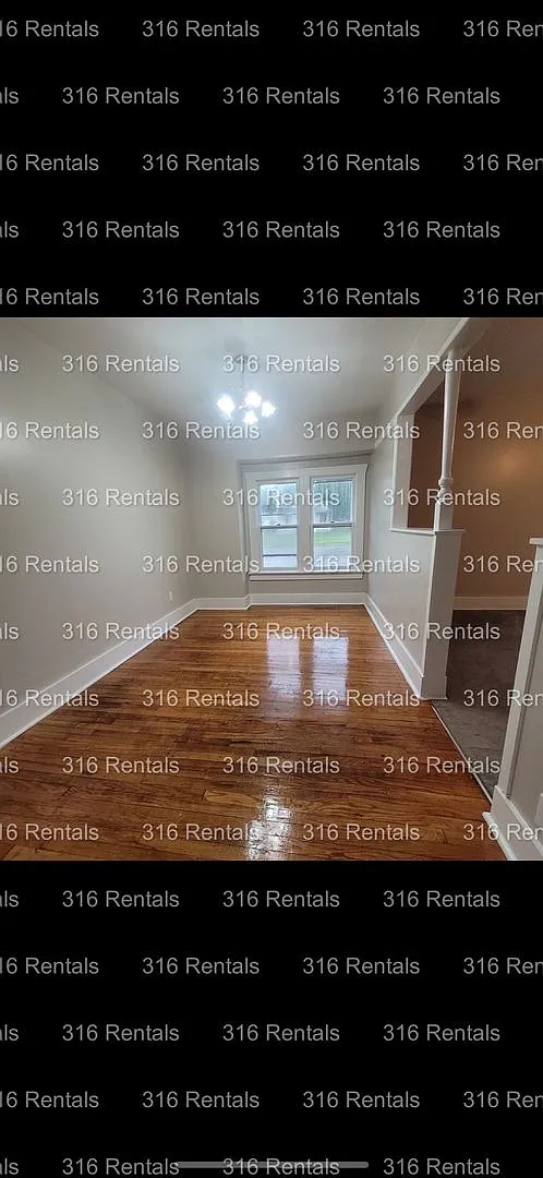 $1175 - 3 bed 1 bath - Single Family Home — Photo 2