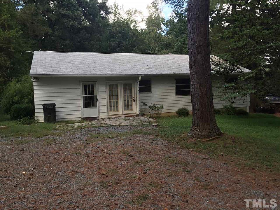 2nd image of 165 Windsor Cir