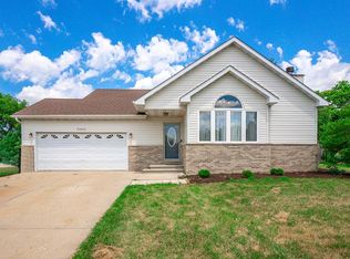 25026 W Sioux Dr, Channahon, IL 60410