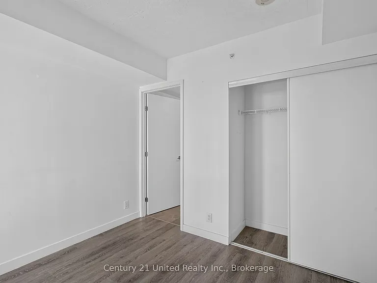 100 Bond St E #606 — Photo 10