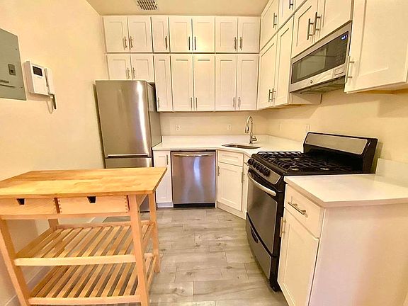 3rd image of 318 W 105th St #5A4