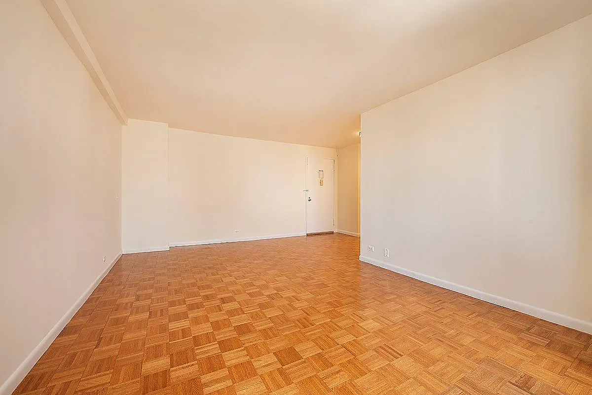 211 West 56th Street — Photo 4