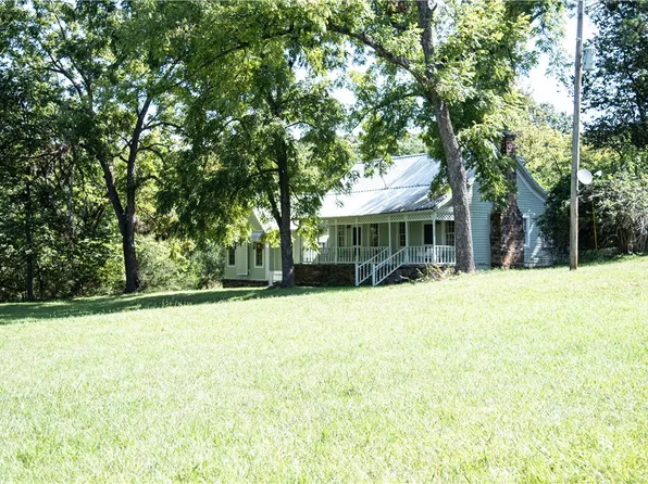 Madison St #3150, Huntsville, AR 72740