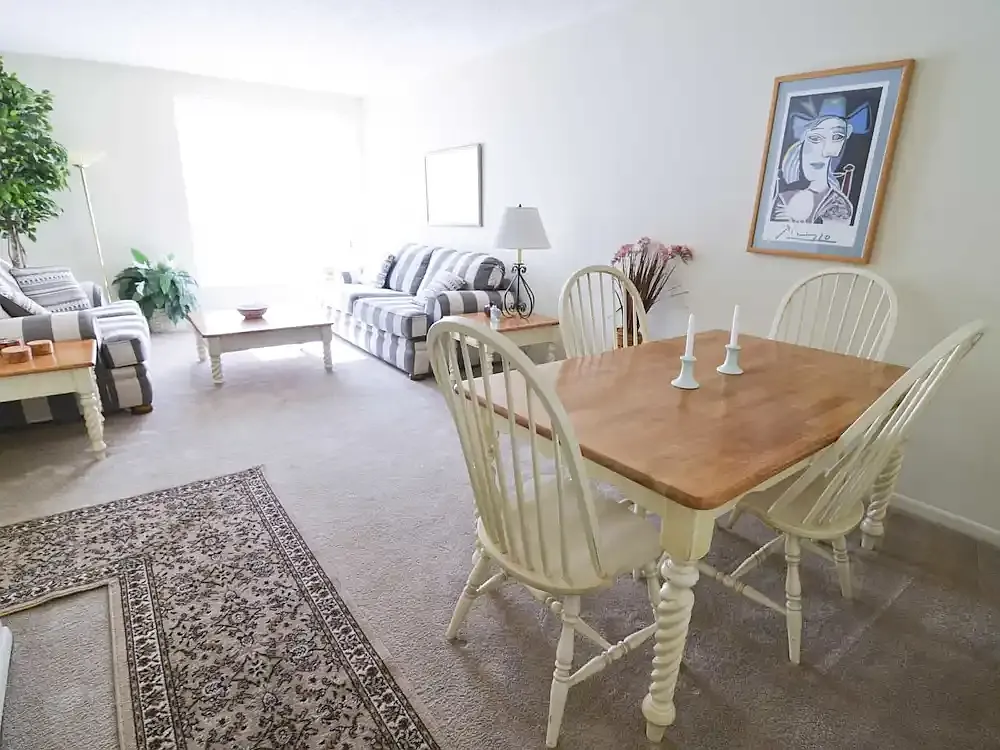 Woodlake Village Apartments — Photo 4
