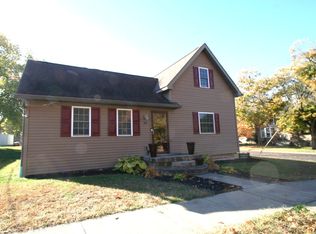 111 W Fast Ave, Mackinaw, IL 61755