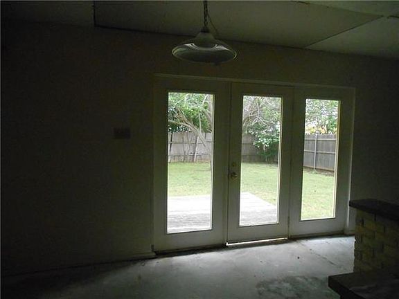 5th image of 1701 Glenview Ln