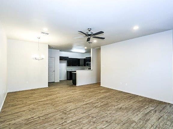 4th image of 11804 Evanston Ave