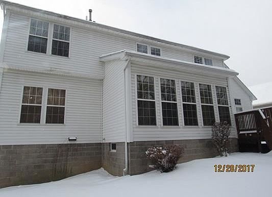 3rd image of 763 Wood Hill Dr