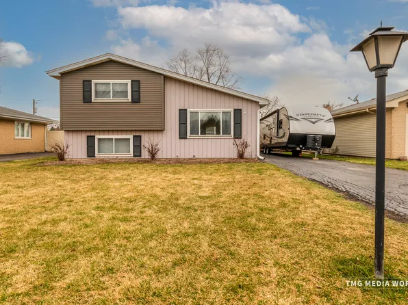 364 N Pine Ave, Wood Dale, IL 60191
