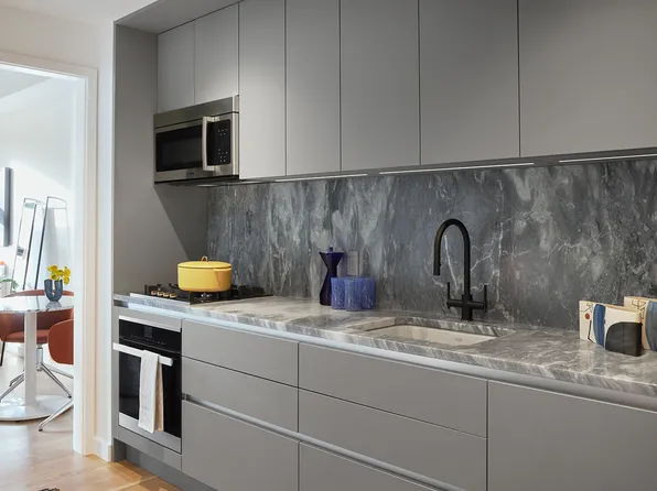 547 West 47th Street 202 image 3 of 30