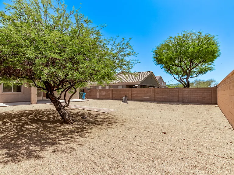 10956 W Taft St — Photo 30
