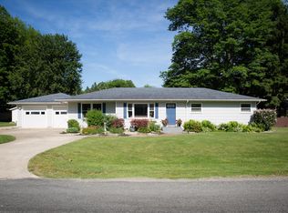 16045 Canterbury Ln, Union Pier, MI 49129