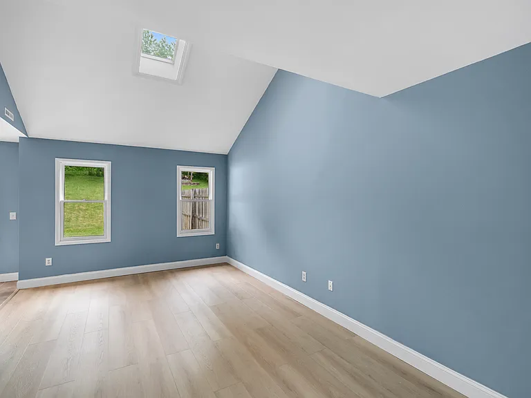 22 Lexington Dr — Photo 5
