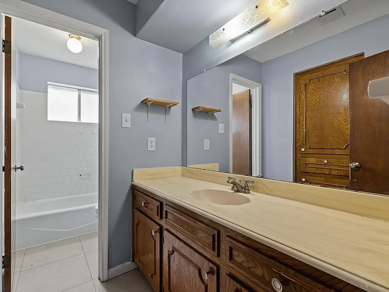 120 Texas Ave — Photo 23