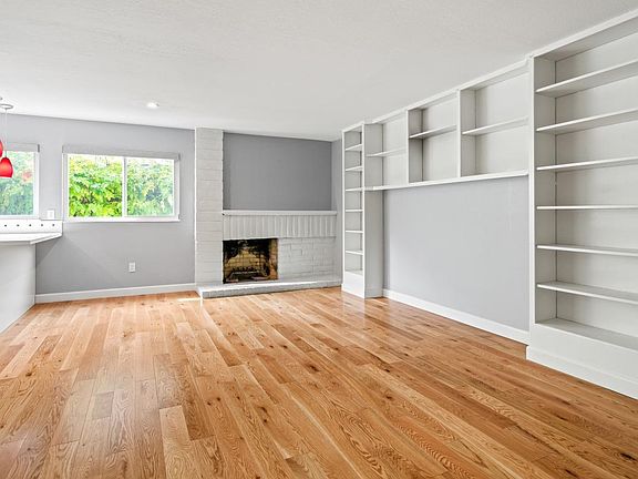 5th image of 401 Clearview Place