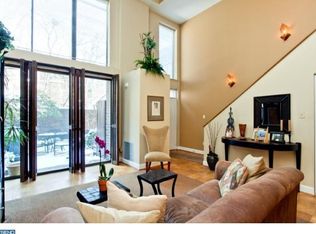 21 Saint James Ct #1, Philadelphia, PA 19106