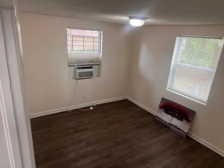 1325 W 25th St #B — Photo 7