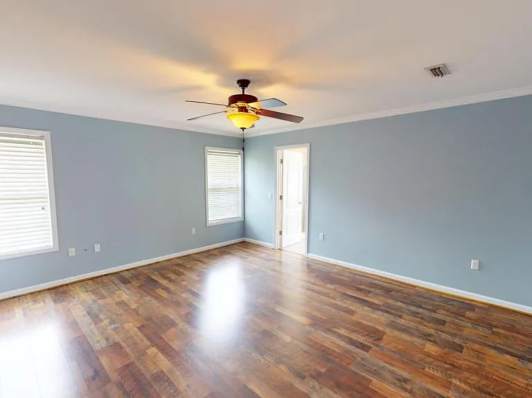 109 Mohegan Dr — Photo 16
